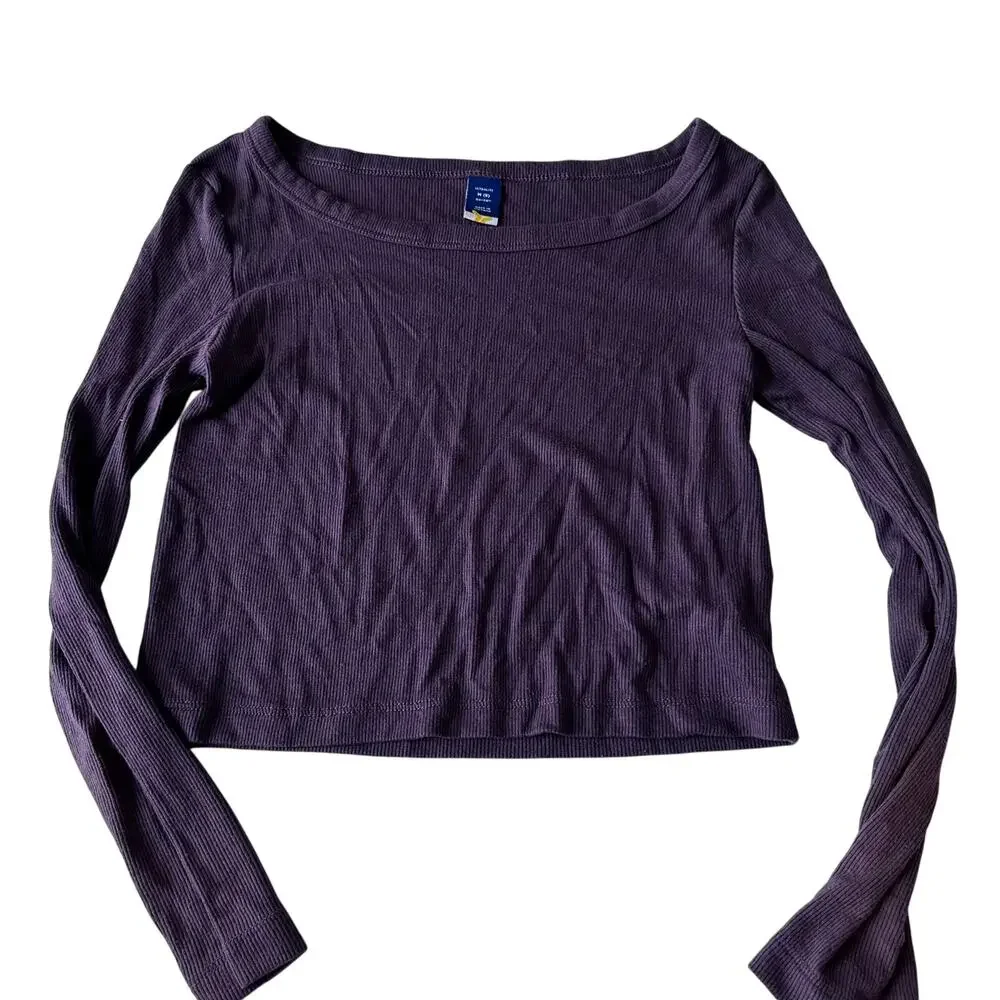 Old Navy ribbed long sleeve tee
